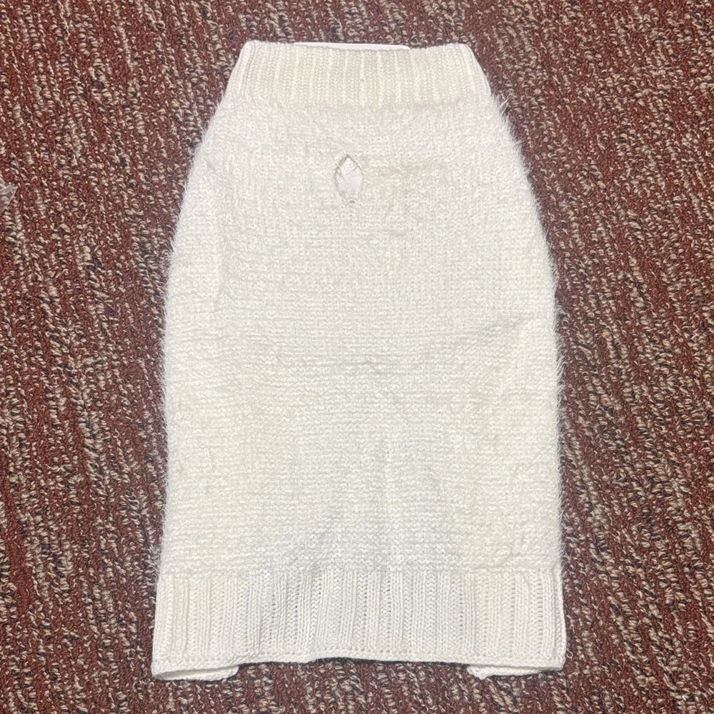 Elegant White Knit fuzzy xs small dod/cat pullover sweater pet fashion f
